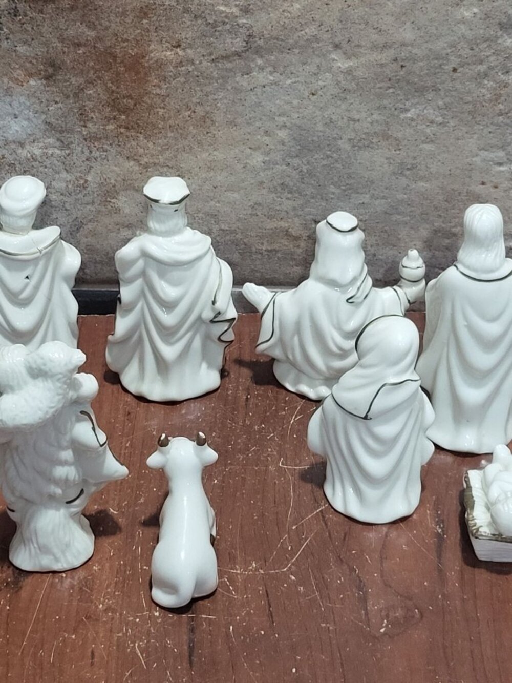 Vintage Porcelain Nativity Scene Matte White Bisque Figures Gold Trim 8 Pcs - Picture 2 of 13